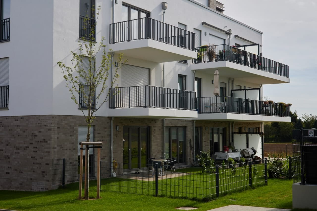 Erstbezug- Phantastische 4-Zimmer-Wohnung mit großem Garten in Frankfurt-Nieder Eschbach
