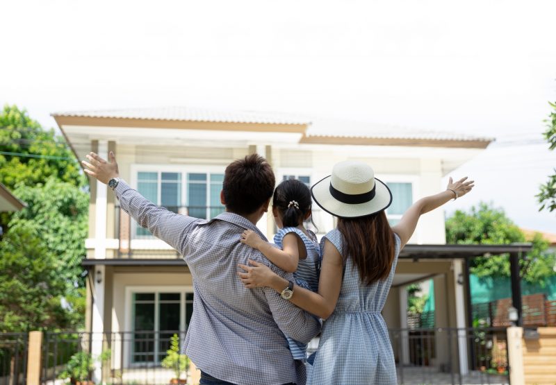 happy-asian-family-father-mother-daughter-near-new-home-real-estate-2 happy-asian-family-father-mother-daughter-near-new-home-real-estate-2